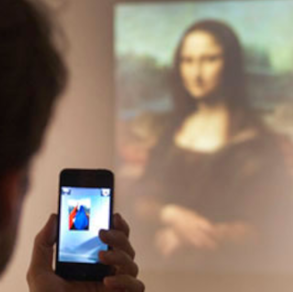 un smartphone et monalisa