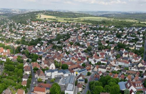 vue aérienne de la ville; source: leur site